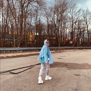 Meet your Posher, Donia